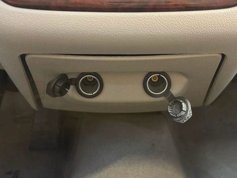 Used 2008 Chevrolet Impala LT FWD image 16
