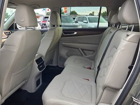 Used 2025 Volkswagen Atlas SE FWD image 6