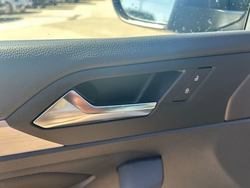 Used 2025 Volkswagen Jetta Sport image 48