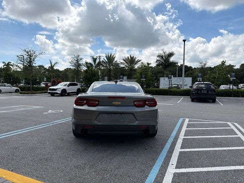 Used 2019 Chevrolet Camaro LT RWD image 6