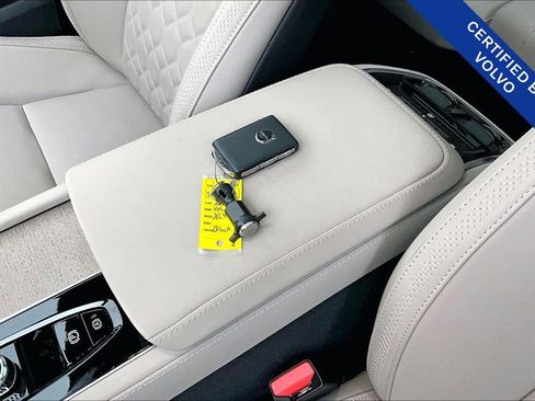 Certified 2025 Volvo XC90 B5 Plus image 13