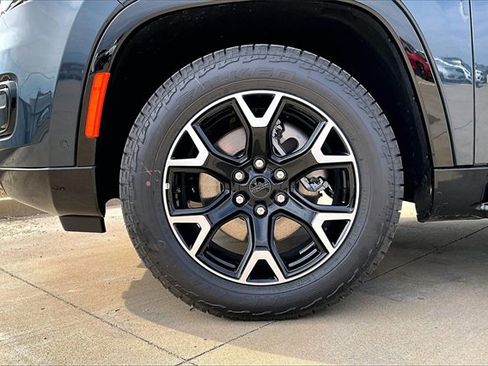 New 2025 Jeep Wagoneer Series II image 15