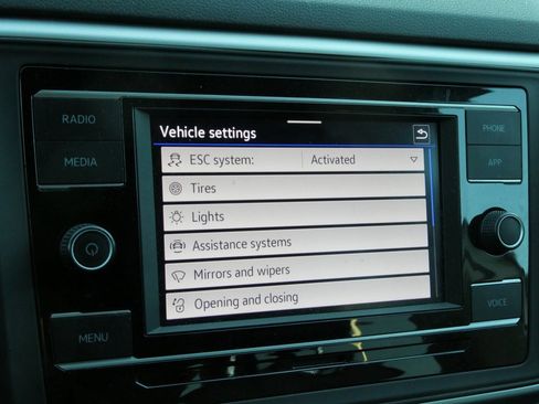 Used 2022 Volkswagen Atlas SE image 40