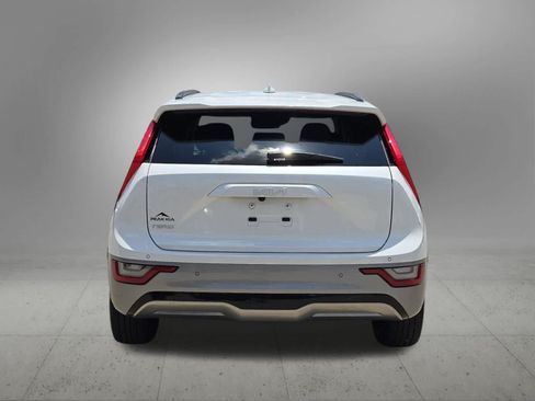 Certified 2023 Kia Niro Wave w/ Wave Preserve Package FWD image 5