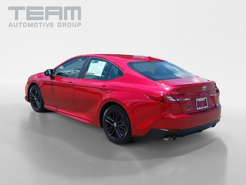 Used 2025 Toyota Camry SE FWD image 5