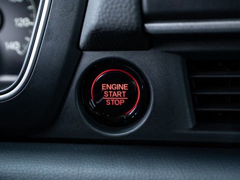 Used 2024 Honda Pilot Touring image 34