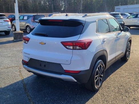 Used 2025 Chevrolet TrailBlazer LT image 2