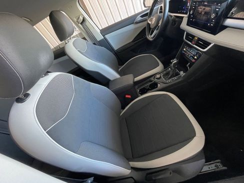 Used 2025 Volkswagen Taos SE image 34