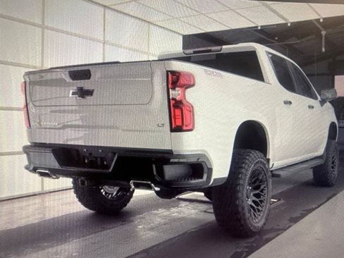 Used 2025 Chevrolet Silverado 1500 LT Trail Boss w/ Convenience Package II AWD/4WD image 7