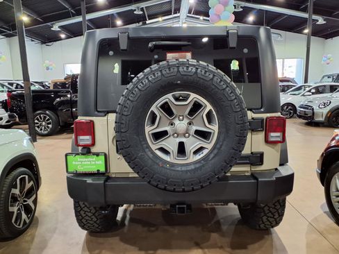 Used 2017 Jeep Wrangler Unlimited Rubicon w/ Connectivity Group image 5