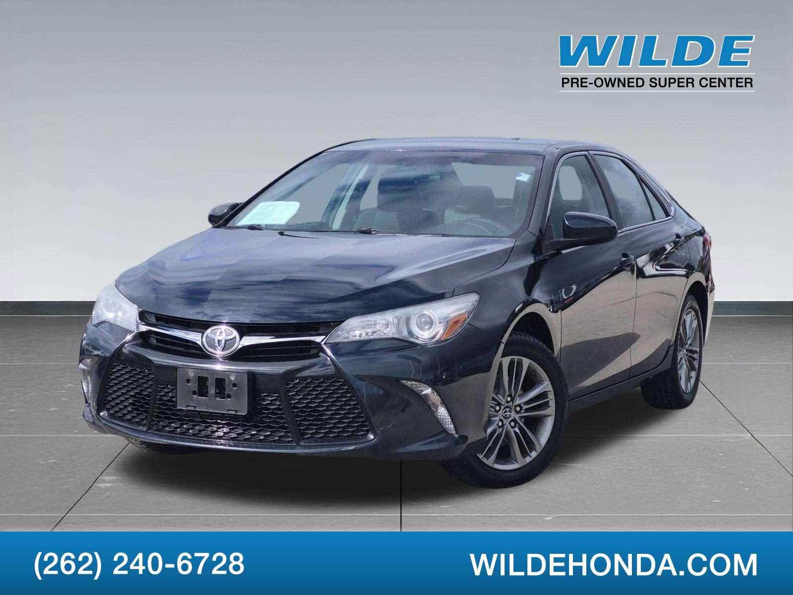 Used 2017 Toyota Camry SE FWD image 1