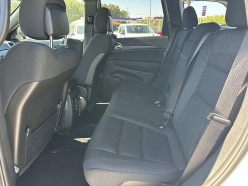 Used 2021 Jeep Grand Cherokee Laredo AWD/4WD image 20
