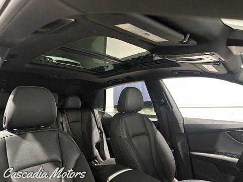 Used 2019 Audi Q8 Premium Plus w/ Premium Plus AWD/4WD image 39