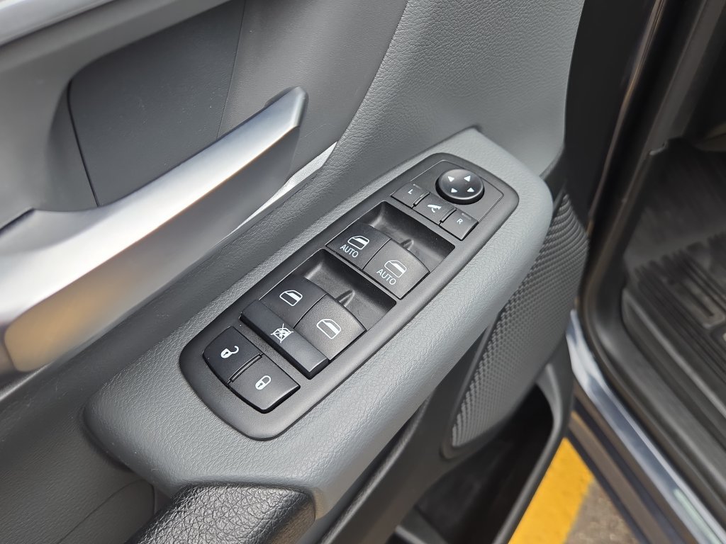 Used 2020 RAM 1500 Big Horn AWD/4WD image 13