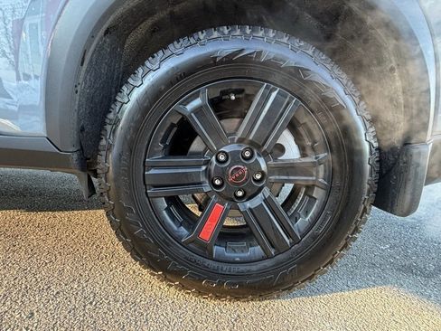 Used 2025 Nissan Rogue SV image 20