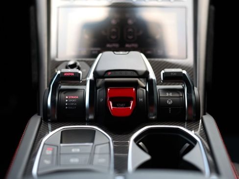 Used 2024 Lamborghini Urus Performante image 32