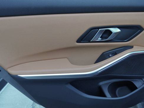 Certified 2025 BMW 330i Sedan RWD image 31