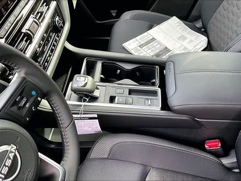 New 2025 Nissan Pathfinder SV image 8