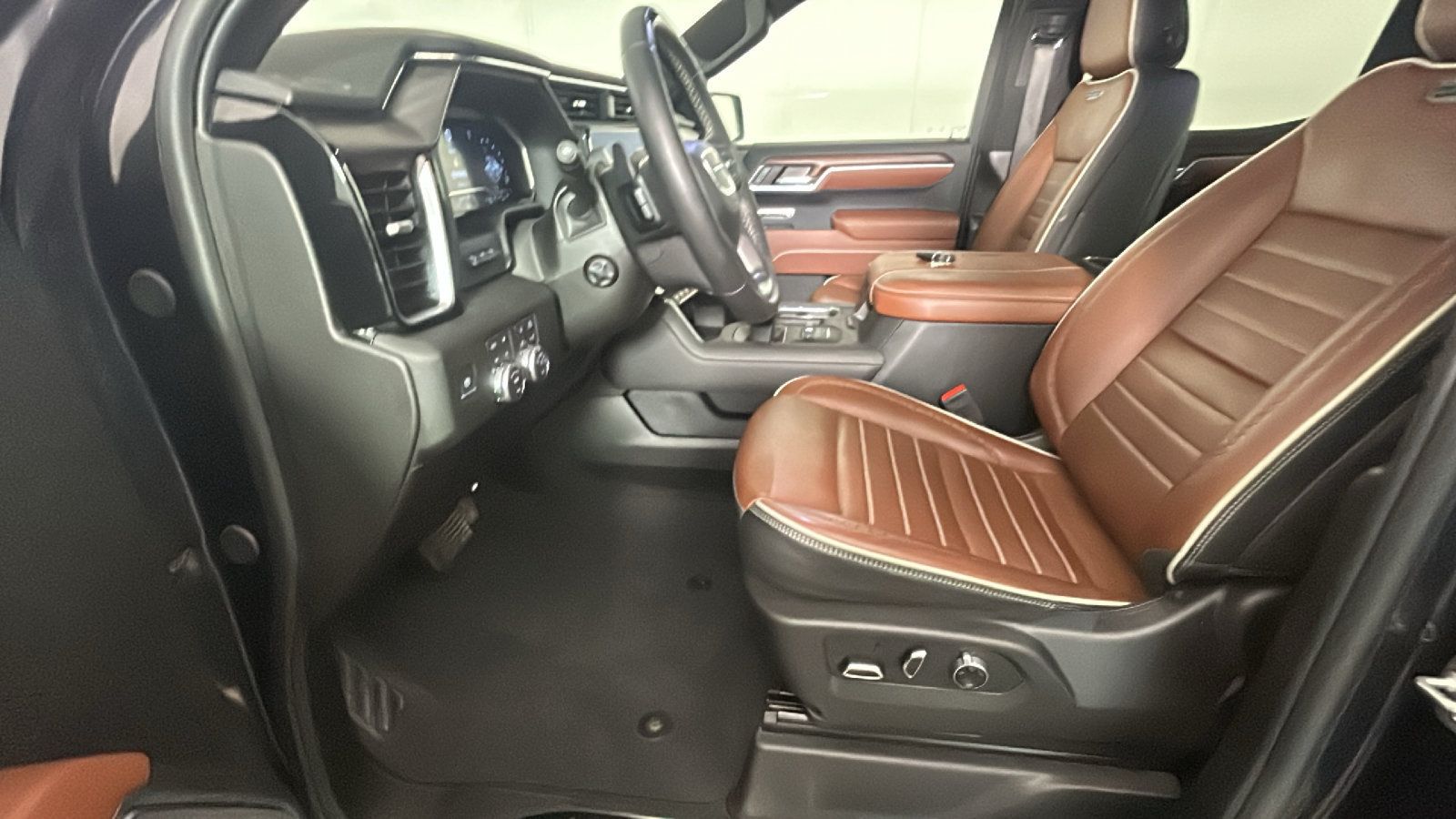 Used 2025 GMC Sierra 1500 Denali Ultimate AWD/4WD image 15