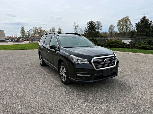 Used 2021 Subaru Ascent Premium w/ Convenience Package AWD/4WD image 3
