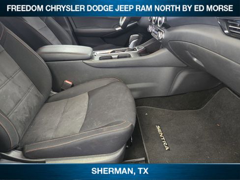 Used 2025 Nissan Sentra SR image 9