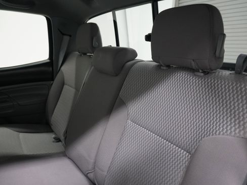 Used 2014 Toyota Tacoma 4x4 Double Cab image 11