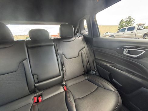 Used 2025 Jeep Compass Trailhawk image 36