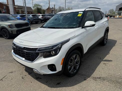 Used 2024 Kia Seltos S image 3