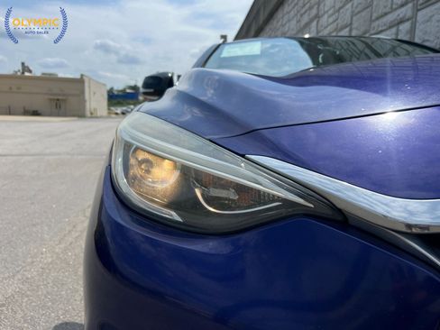 Used 2018 INFINITI QX30 Premium w/ Cargo Package image 15