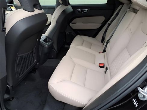 New 2026 Volvo XC60 B5 Core w/ Protection Package Premier image 10
