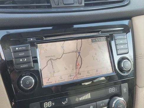 Used 2018 Nissan Rogue SL w/ Premium Package image 14