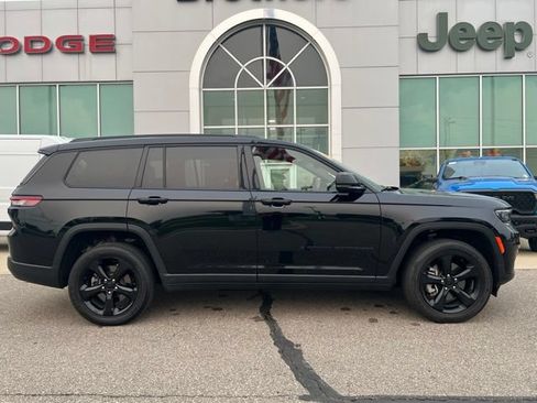 Certified 2023 Jeep Grand Cherokee L Altitude AWD/4WD image 4