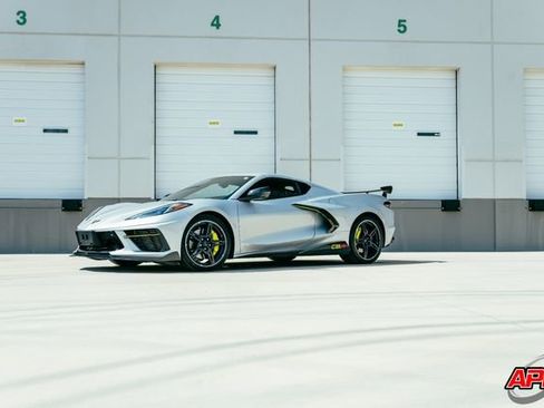 Used 2021 Chevrolet Corvette Stingray Premium Cpe w/ Z51 Performance Package image 21