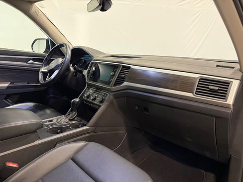 Used 2021 Volkswagen Atlas SE image 30