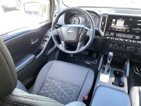 New 2025 Nissan Frontier SV w/ SV Convenience Package image 15