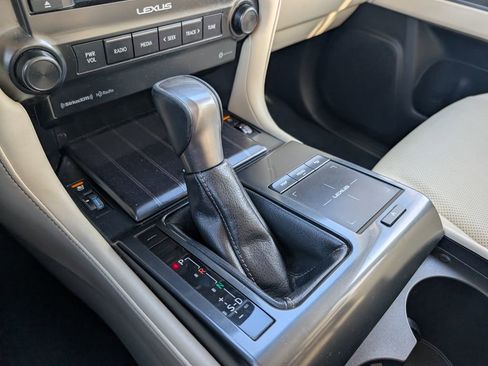 Used 2023 Lexus GX 460 Premium w/ Premium Package image 23