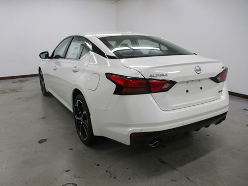 New 2025 Nissan Altima 2.5 SR image 7
