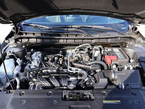 Used 2023 Nissan Altima 2.5 SR image 17