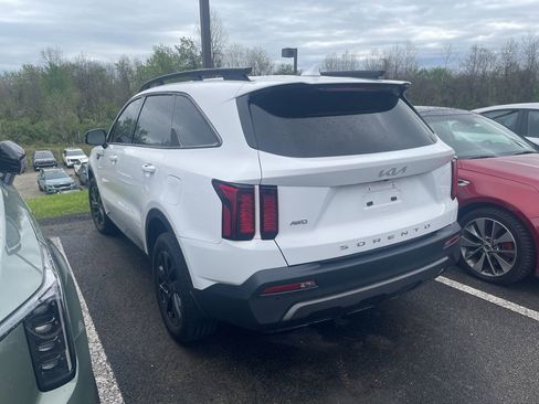 Certified 2022 Kia Sorento S AWD/4WD image 3