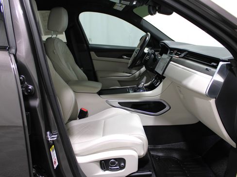 Used 2022 Jaguar F-PACE S image 32
