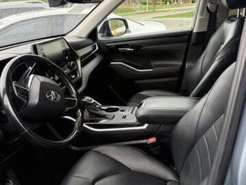 Used 2020 Toyota Highlander XLE FWD image 10