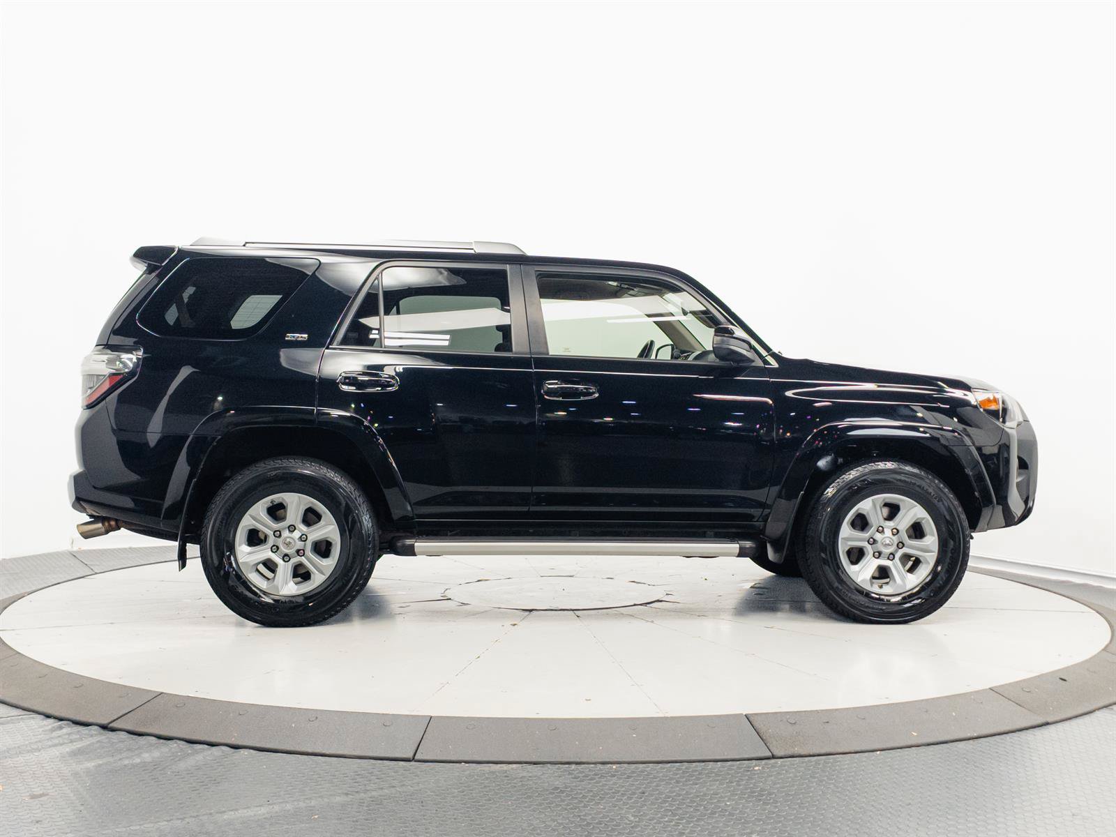 Certified 2016 Toyota 4Runner SR5 AWD/4WD image 15