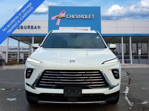 Used 2025 Buick Enclave Preferred image 2