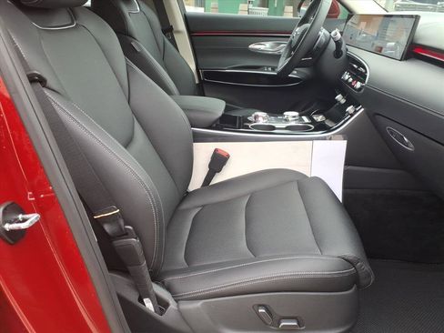 Certified 2026 Genesis GV70 2.5T image 11