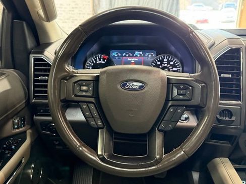Used 2019 Ford Expedition Limited w/ Equipment Group 302A RWD image 17
