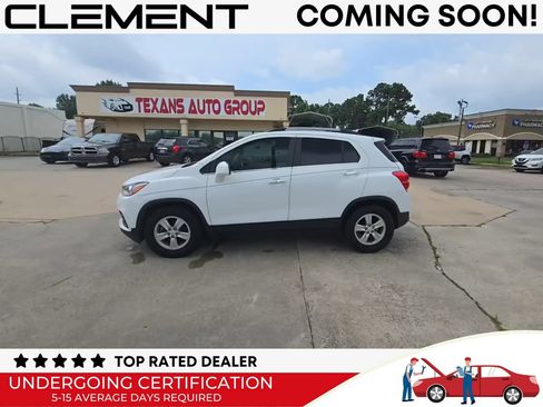 Used 2020 Chevrolet Trax LT w/ LT Convenience Package FWD image 1