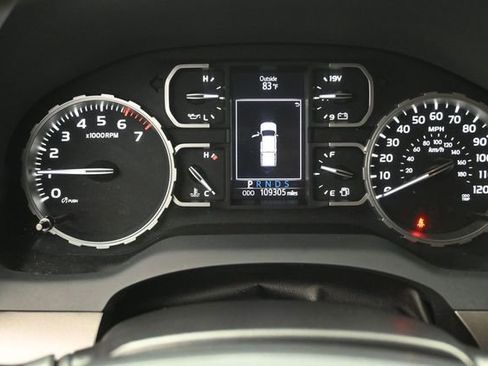 Used 2020 Toyota Tundra SR5 w/ SR5 Leather Package AWD/4WD image 6