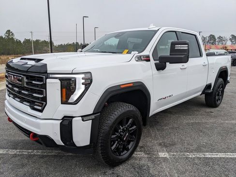 Used 2025 GMC Sierra 2500 AT4 image 61