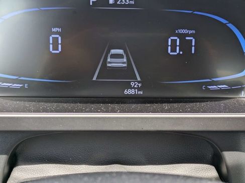 Used 2025 Hyundai Elantra Sport FWD image 21