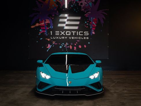 Used 2022 Lamborghini Huracan EVO RWD image 3